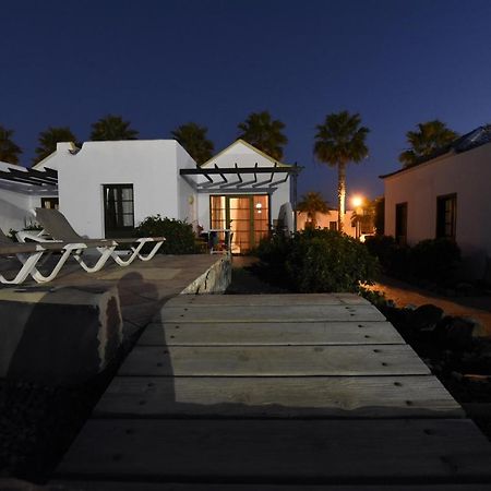 Bungalow Tetir In カレタ・デ・フステ エクステリア 写真