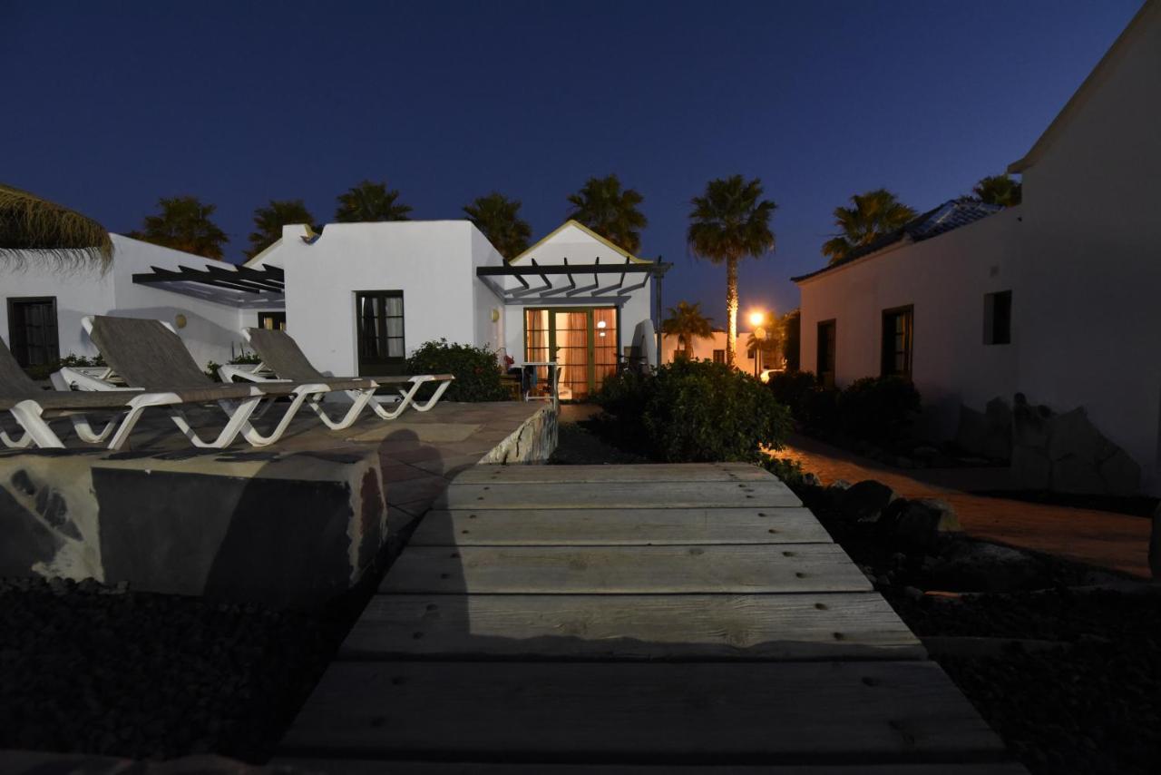Bungalow Tetir In カレタ・デ・フステ エクステリア 写真